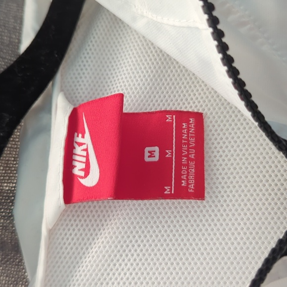 Nike Windbreaker - Picture 4 of 5